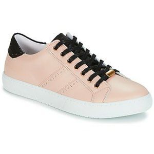 ANDRE' Leather Sneaker LIKE NEW